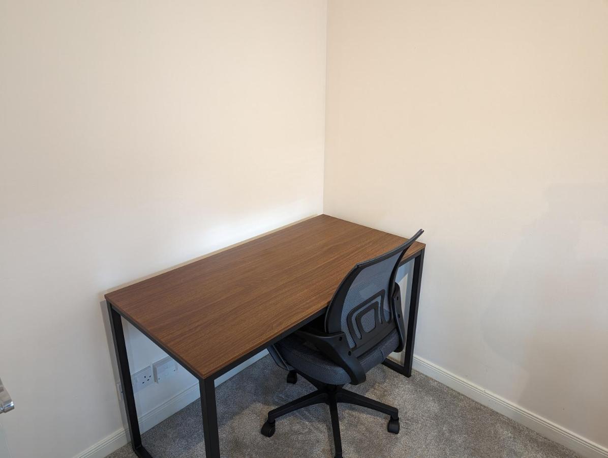 Great Location, Large 1 Bed Flat With Parking Apartment บรอธตีเฟอร์รี ภายนอก รูปภาพ