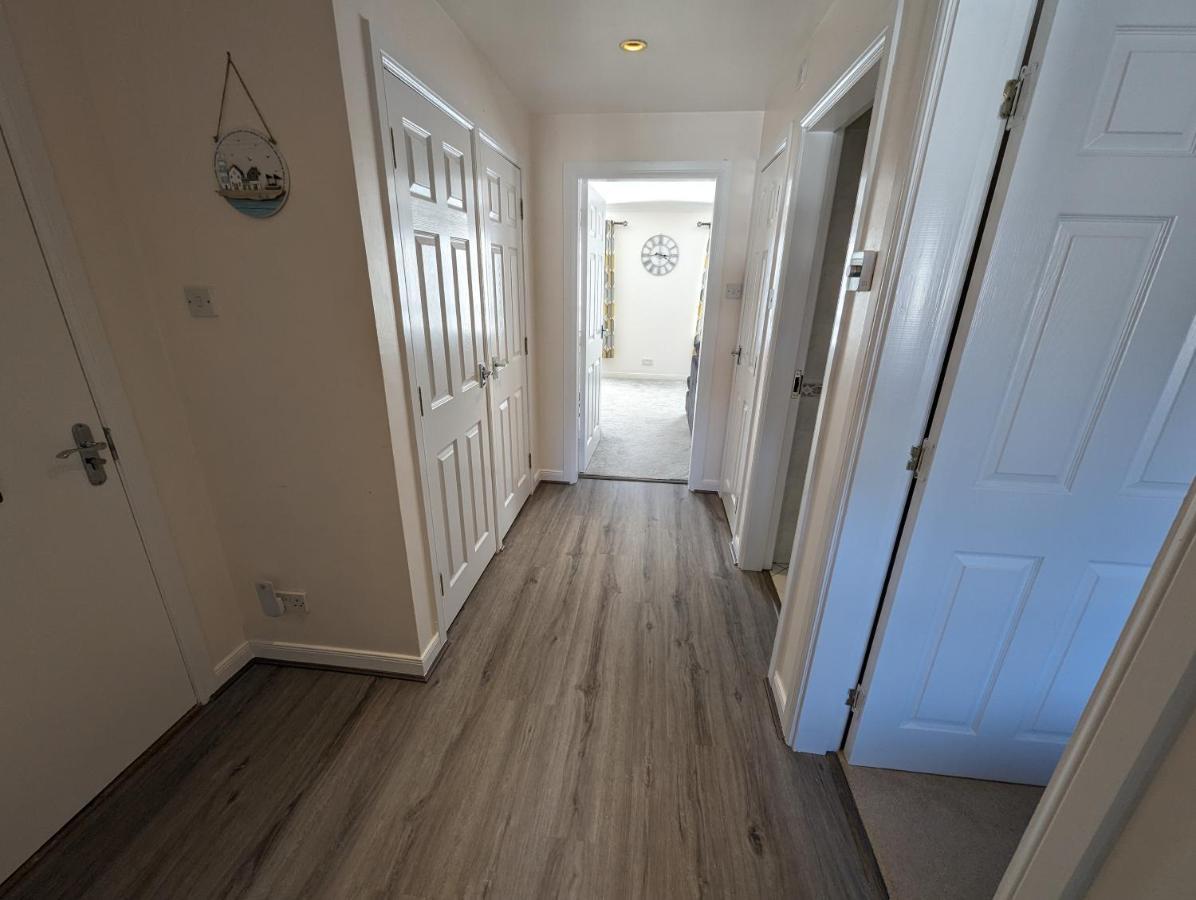 Great Location, Large 1 Bed Flat With Parking Apartment บรอธตีเฟอร์รี ภายนอก รูปภาพ